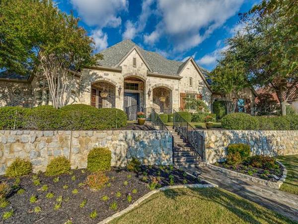 805 Sir Andred Lane, Lewisville, TX 75056