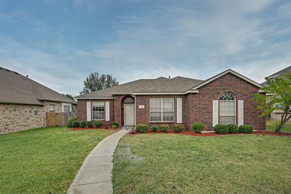 709 Longleaf Drive, Desoto, TX 75115