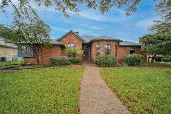 1217 Babbling Brook Drive, Lewisville, TX 75067