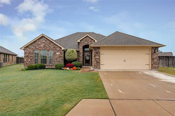 109 Crest Ridge Court, Weatherford, TX 76087