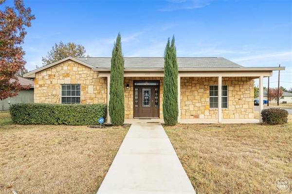 2110 8th Street, Brownwood, TX 76801