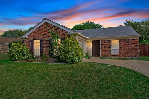 7216 Strawberry Way, Fort Worth, TX 76137