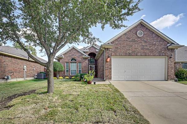 211 Bayfield Drive, Mansfield, TX 76063