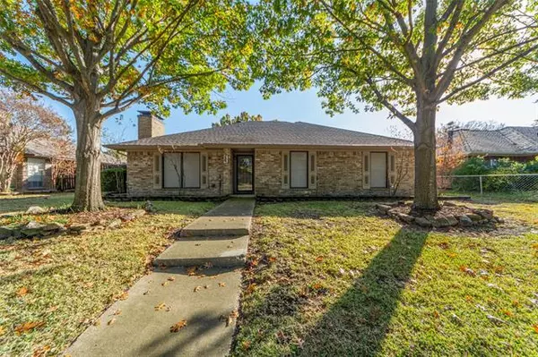 7606 Swiss Way, Rowlett, TX 75089