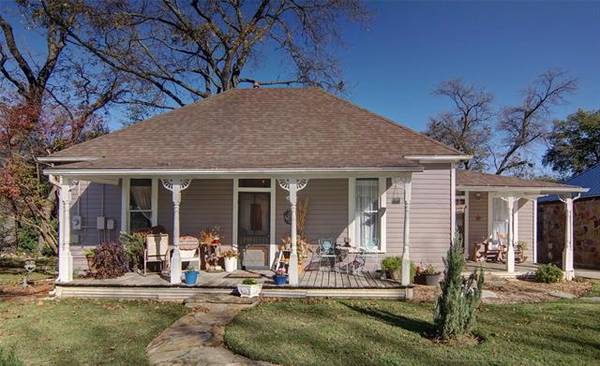 524 W Spring Street, Weatherford, TX 76086