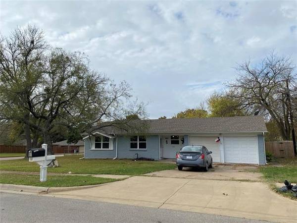 2601 Linda Drive, Ennis, TX 75119