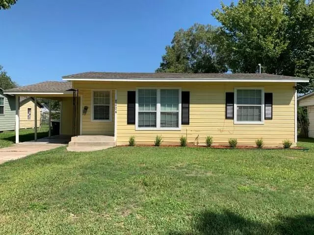 2204 E Sabine Street, Victoria, TX 77901