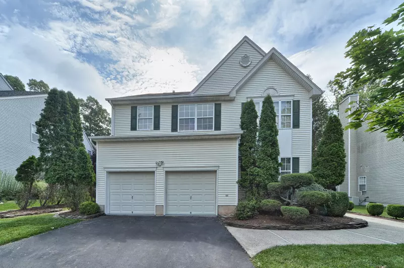 66 Huntley Way, Bridgewater Twp., NJ 08807