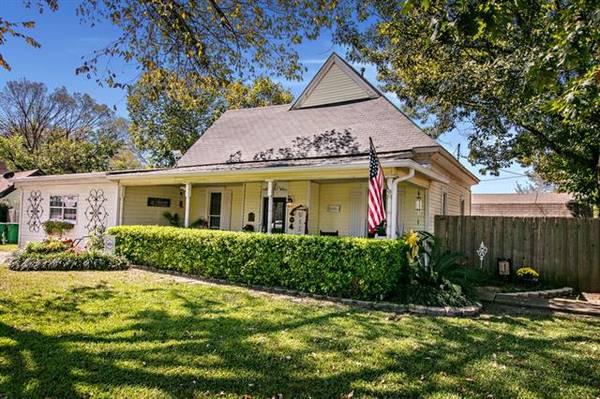 404 S Main Street, Kemp, TX 75143