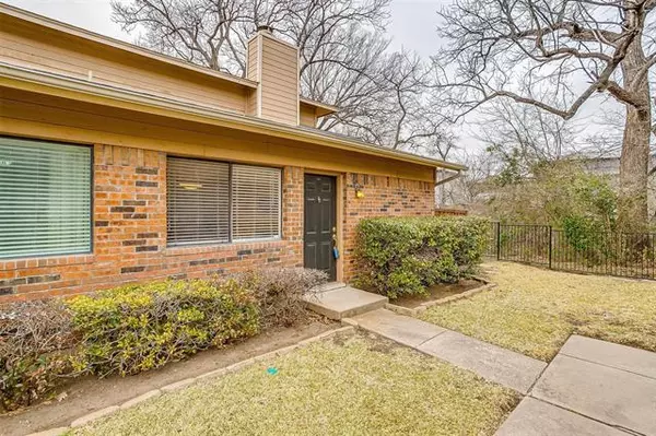 Benbrook, TX 76109,5742 Cedar Creek Drive