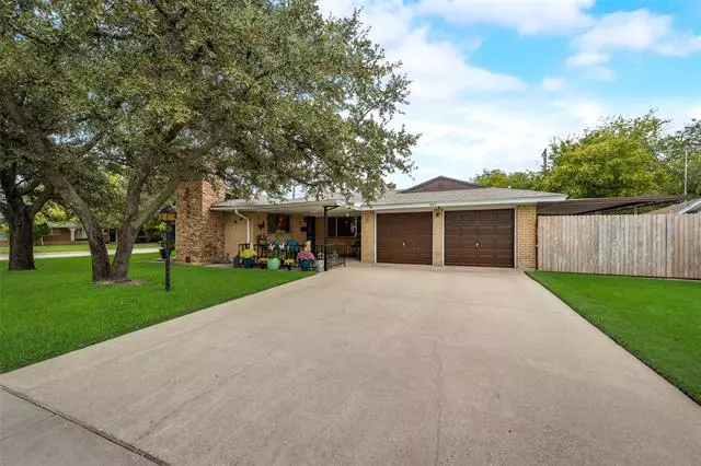 8617 Guadalupe Road, Fort Worth, TX 76116