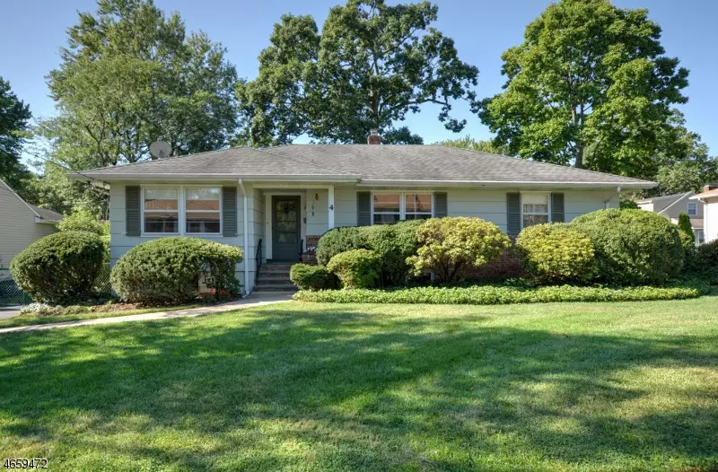 4 Robin Rd, Fanwood Boro, NJ 07023