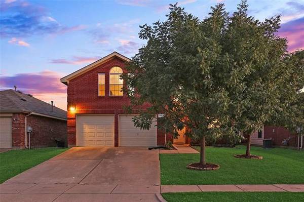 1063 Stream Drive, Grand Prairie, TX 75052