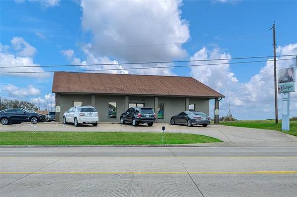 1011 S 3rd Street, Mabank, TX 75147