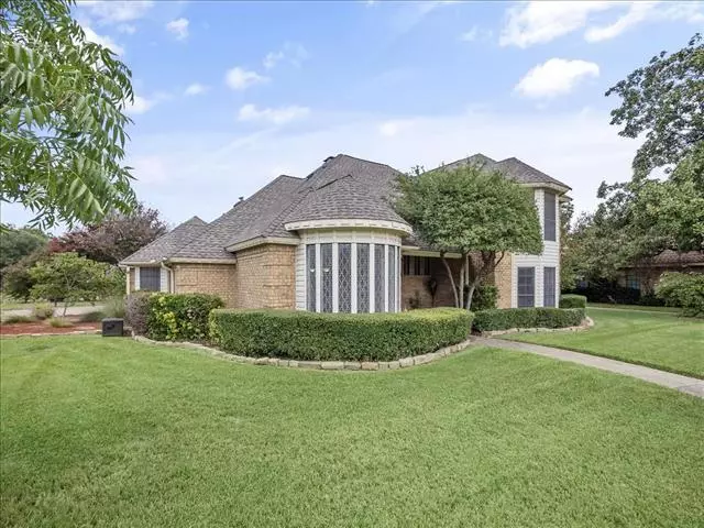 3710 Falcon Lake Drive, Arlington, TX 76016