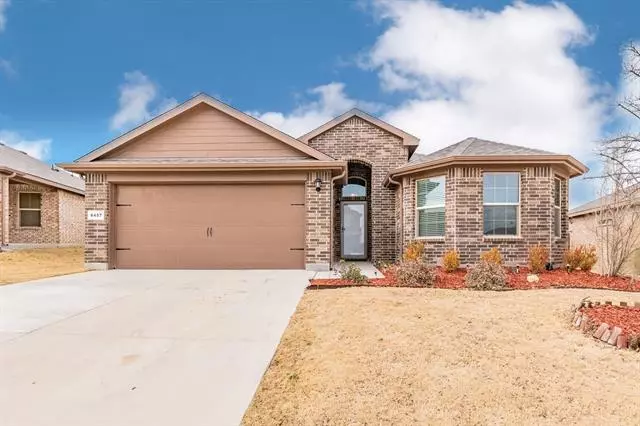 8457 Comanche Springs Drive, Fort Worth, TX 76131