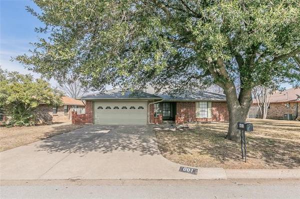 601 Porter Avenue, Crowley, TX 76036