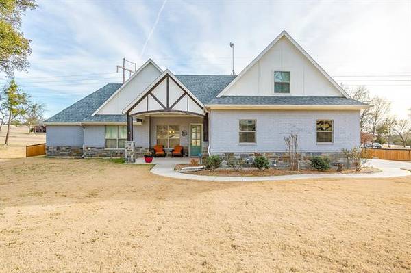 101 North Star Crossing Lane, Weatherford, TX 76088