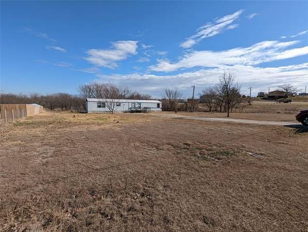 235 Prairie Trail, Rhome, TX 76078