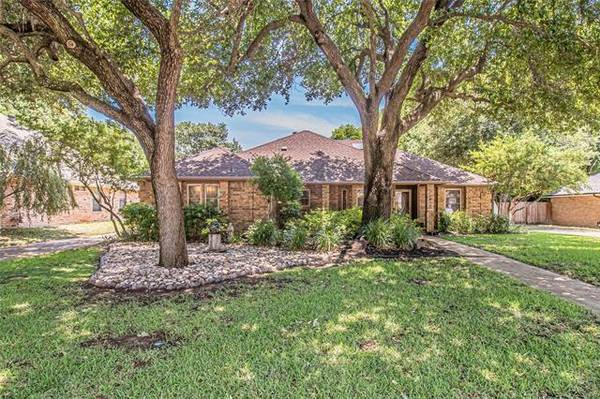 2022 Harwell Street, Grapevine, TX 76051