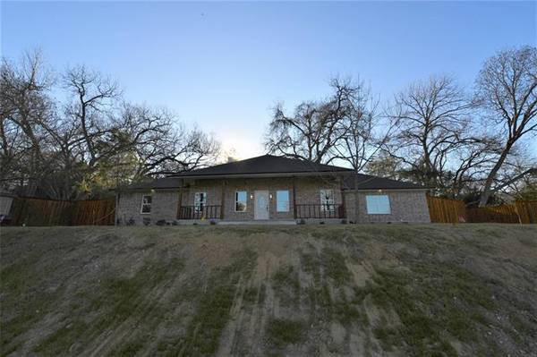 241 Oak Tree Drive, Waxahachie, TX 75165