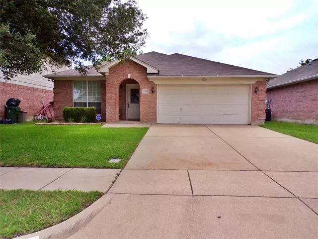 Arlington, TX 76001,6608 Falcon Perch Circle