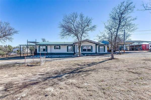 218 Summit Ridge Court, Springtown, TX 76082