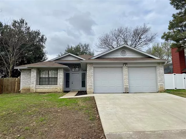 6214 Fairlane Drive, Arlington, TX 76001