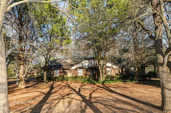 307 Willow Creek Lane, Ovilla, TX 75154