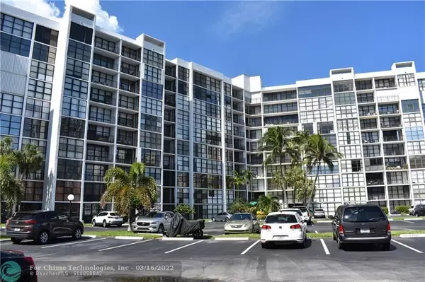 Hallandale Beach, FL 33009,800 Parkview Dr  #604