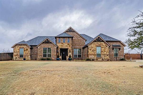 5671 Sweetwater Drive, Midlothian, TX 76065