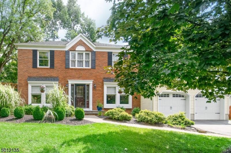 2 FAWN RUN, Bloomsbury Boro, NJ 08804