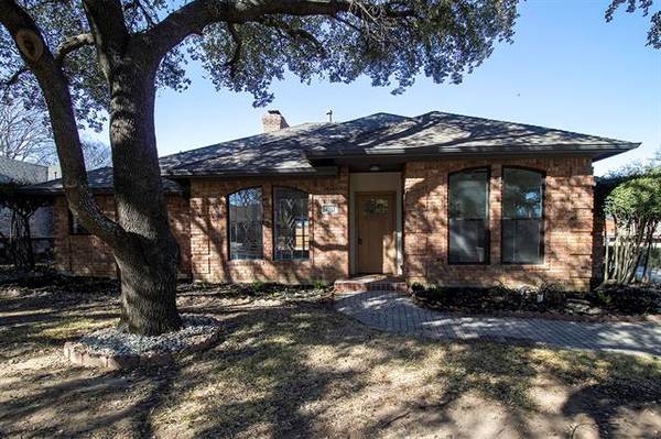 2912 Scenic Drive, Grapevine, TX 76051