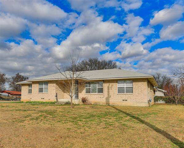 15401/2 Burns City Rd, Gainesville, TX 76241