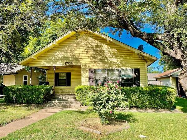 1704 S Travis Street, Sherman, TX 75090