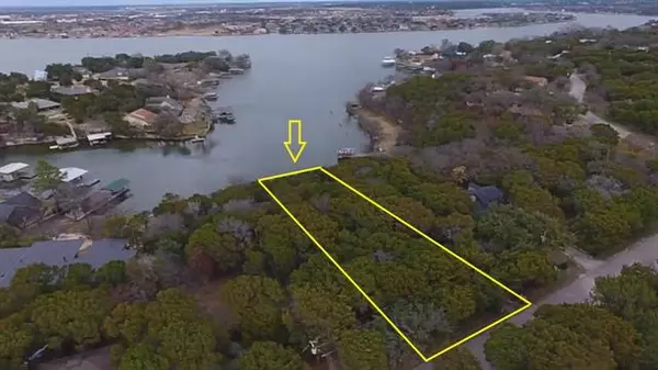 226 Rock Harbor Drive, Granbury, TX 76048