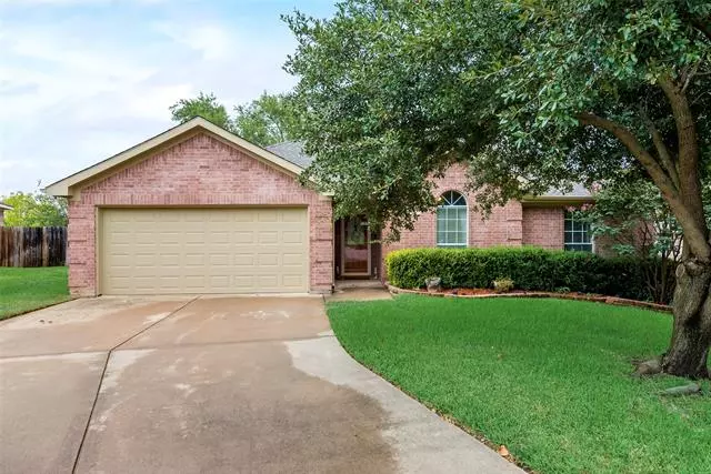 1605 Crooked Lane, Fort Worth, TX 76112