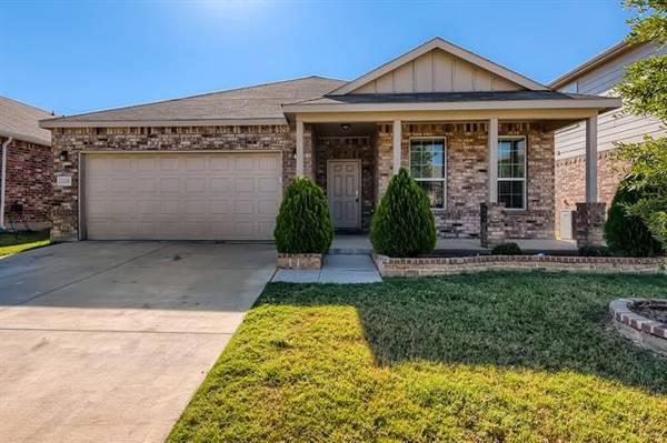 2228 Buelingo Lane, Fort Worth, TX 76131