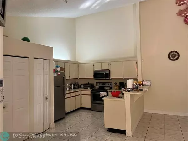 West Palm Beach, FL 33409,4347 Woodstock Dr  #D