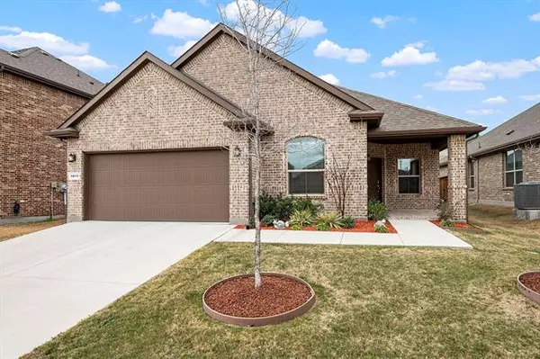 5813 Stream Drive, Fort Worth, TX 76137