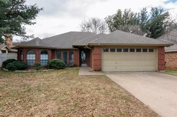 5025 Alicia Drive, Fort Worth, TX 76133