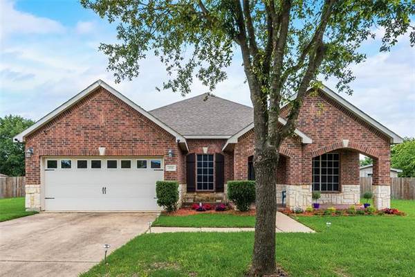 1735 Madison Drive, Cedar Hill, TX 75104