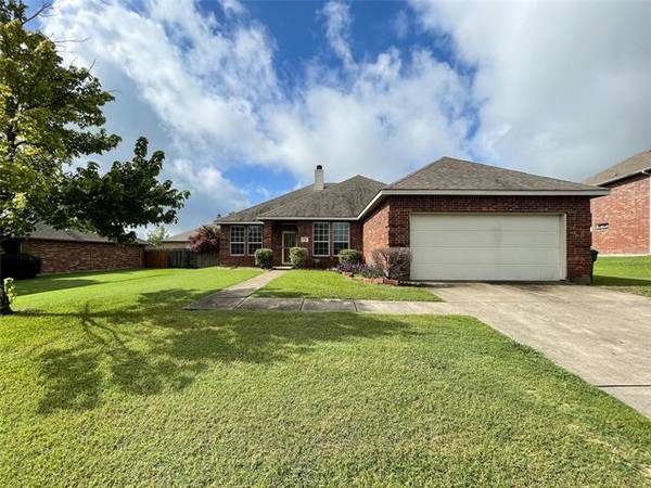 1738 Summerwood Lane, Cedar Hill, TX 75104