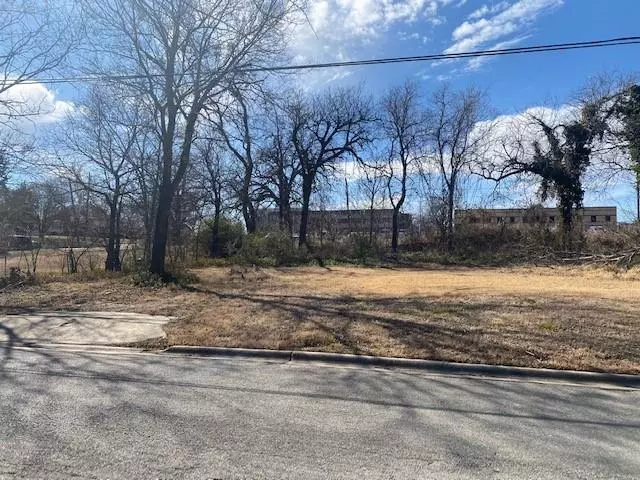 310 N Carl, Sherman, TX 75092