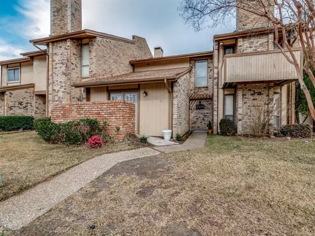 2105 Westmoor Place, Arlington, TX 76015