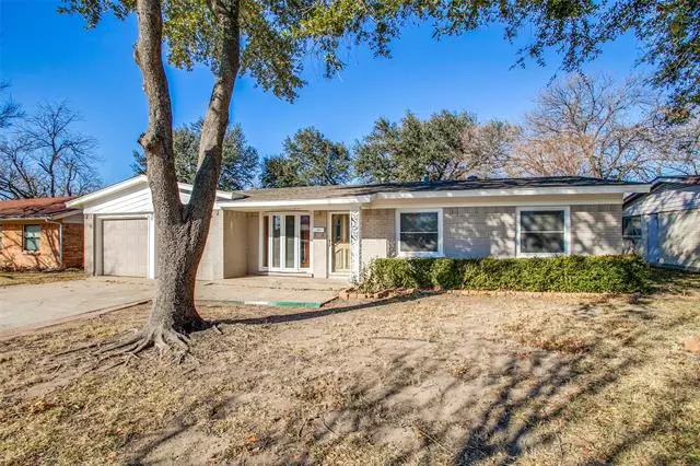 2327 Globe Avenue, Dallas, TX 75228