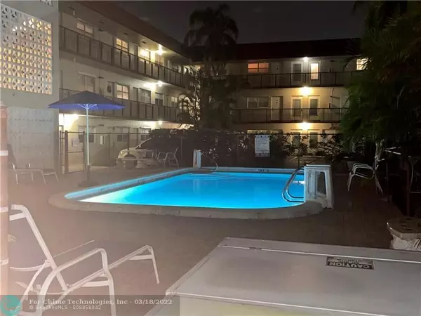 Deerfield Beach, FL 33064,3930 Crystal Lake Dr  #109