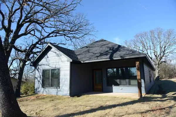 631 E Texas Street, Denison, TX 75021