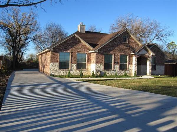 1511 W Wintergreen Road, Lancaster, TX 75134