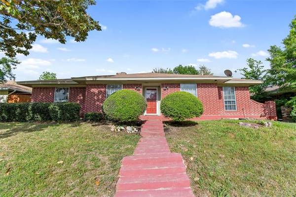 4909 Willowhaven Circle, Garland, TX 75043